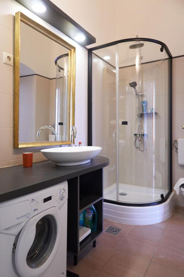 Ili Apartment بودابست المظهر الخارجي الصورة